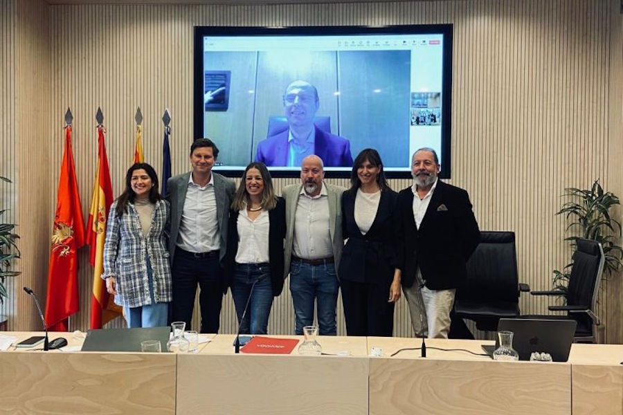 Mariana Sousa Pavão, David Noak Pérez, Carina Montagut, Phil Cross, Eva Garde,  Joaquim Pires e Jorge Vinha da Silva (remotamente). 